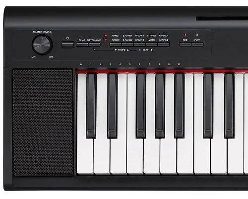 Yamaha NP-12B Синтезатор с автоаккомпанементом.