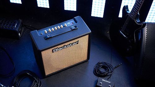 Blackstar Debut 30 BLK Комбо гитарный транзисторный.	