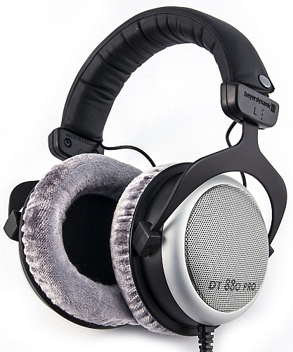Beyerdynamic DT 880 PRO Эталонные студийные наушники полуоткрытого типа.