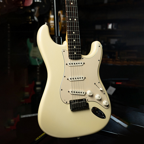 Fender American Standart Stratocaster Olympic White 2004 USA Электрогитара.
