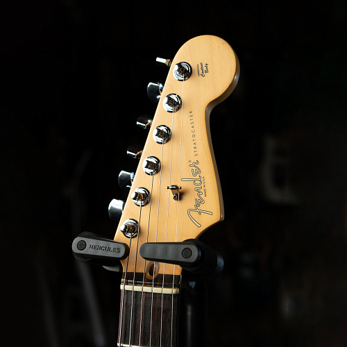 Fender American Standart Stratocaster Olympic White 2004 USA Электрогитара.