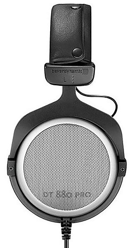 Beyerdynamic DT 880 PRO Эталонные студийные наушники полуоткрытого типа.