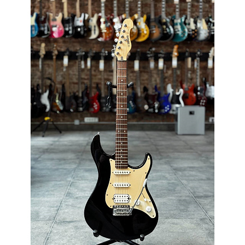 Yamaha EG112C HSS BK Электрогитара Б/У.